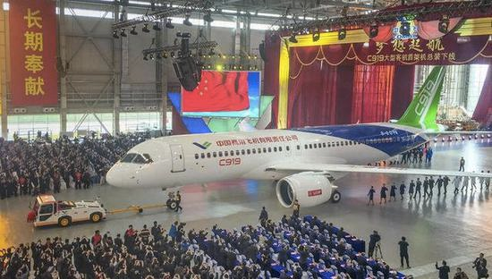 中国大型旅客機初飛行成功の画像1